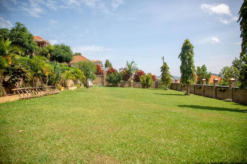 Large garden lawn on the property